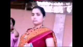 desi aunty ass groped by oldman